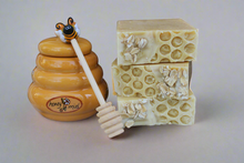 Load image into Gallery viewer, Honey Oats & Turmeric Soap Bar